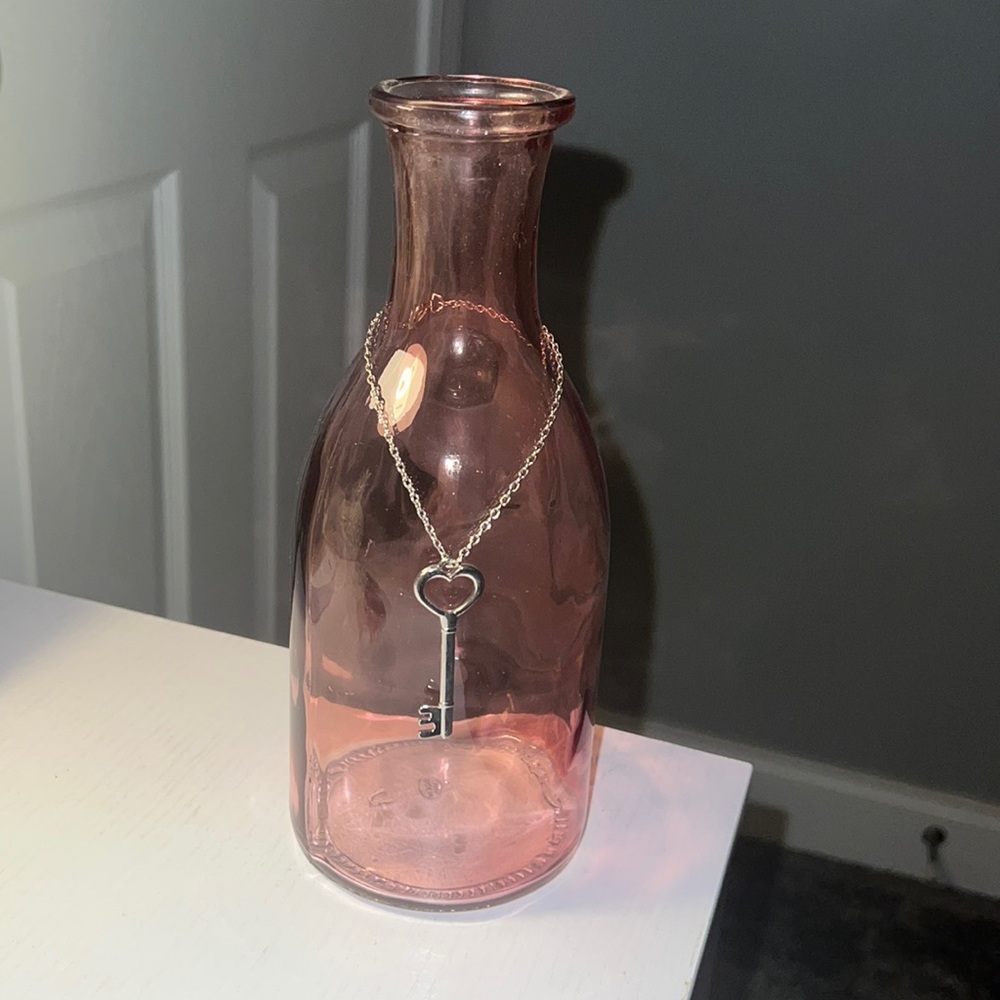 Small pink flower vase with heart key chain